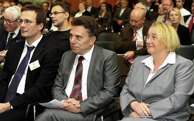 Die Preistrger Peter Sanders und  Pet...ministerin Theresia Bauer (von links).  | Foto: Ingo Schneider