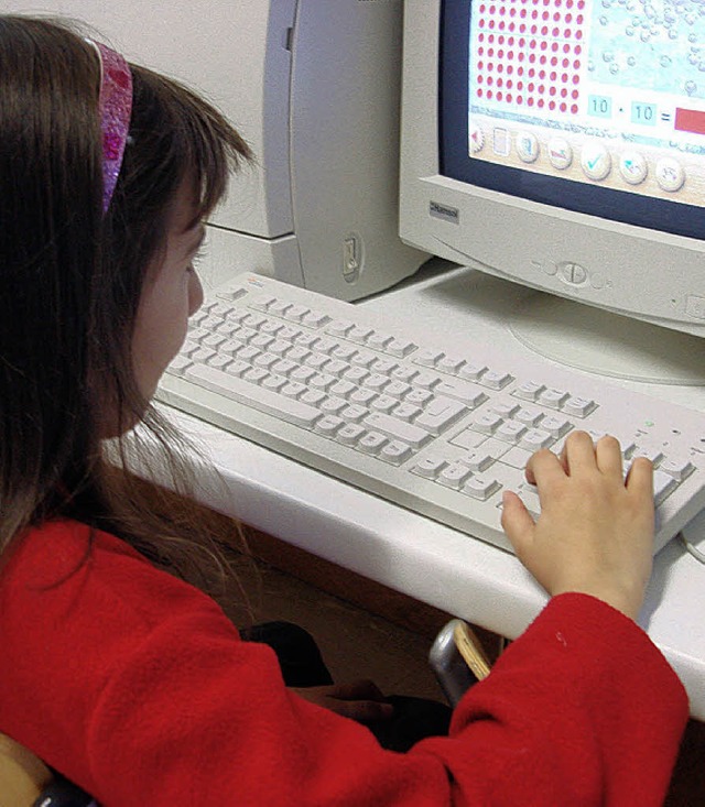 Kinder wie Erwachsene legen heute Wert...es Internet &#8211; auch in Egringen.   | Foto: archivfoto: langelott