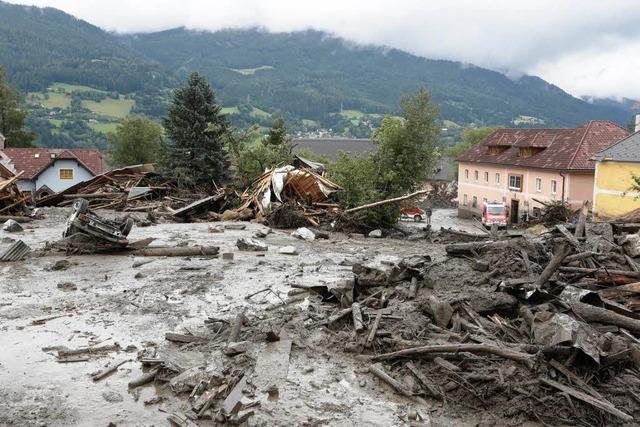 Schlammlawine verwüstet Ort in Österreich