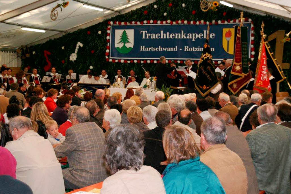 Impressionen vom Bezirksmusikfest mit Fahnenweihe der Trachtenkapelle Hartschwand-Rotzingen