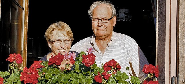 Brigitte Laule und Ehemann Herbert fh...aus &#8222;Adler&#8220; in Dggingen.   | Foto: Minzer