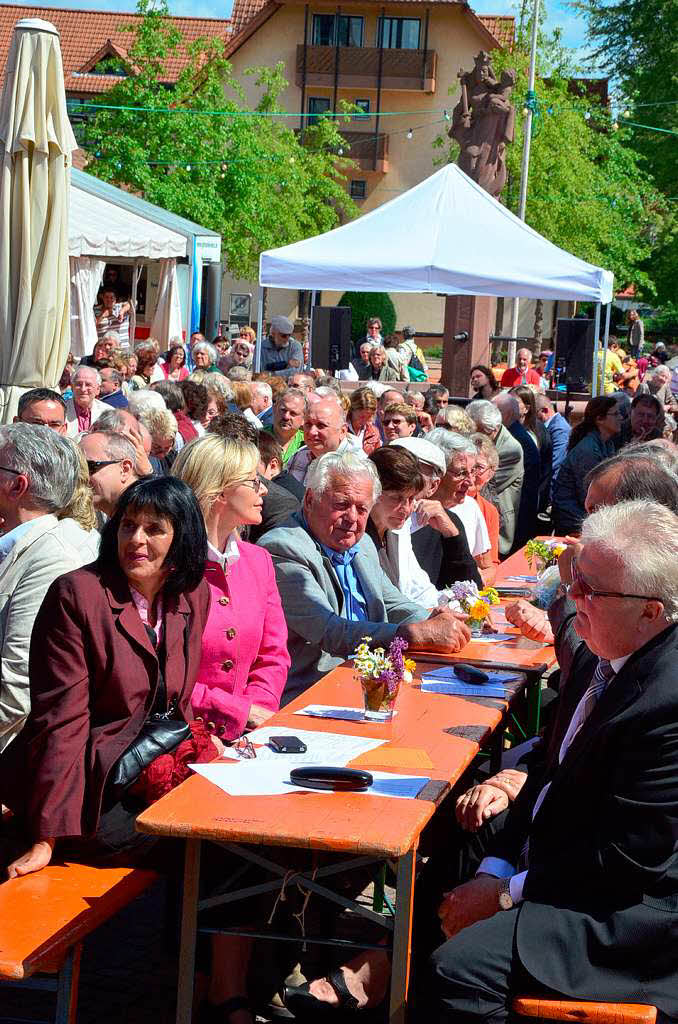 925 Jahre: Umkirch feiert auf dem Gutshofplatz