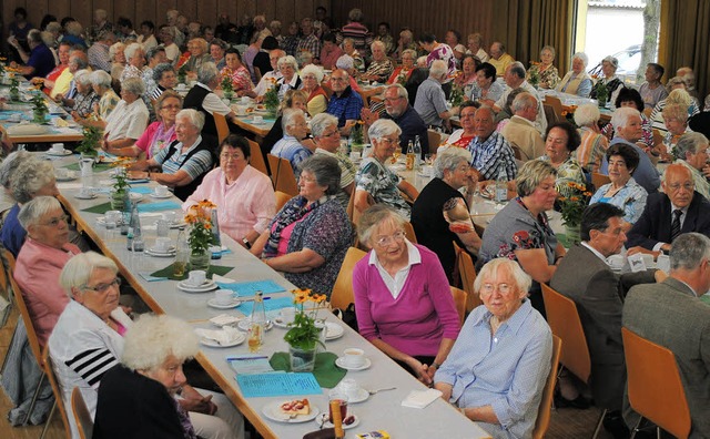 Volles Haus: Zum Start der Seniorensom...katholische Gemeindehaus gut besucht.   | Foto: Sedlak