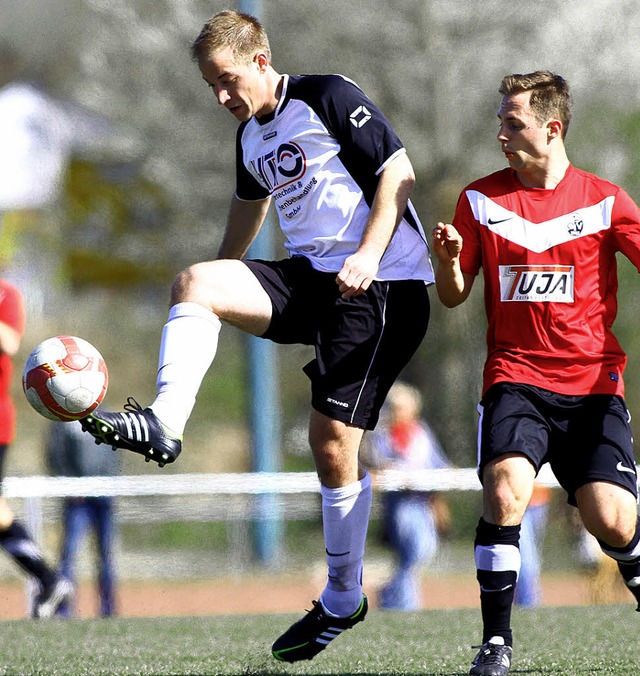 Dominik Wolters  (links) und der FSV A...r Saison vor allem die Klasse halten.   | Foto: Archiv: Peter Aukthun