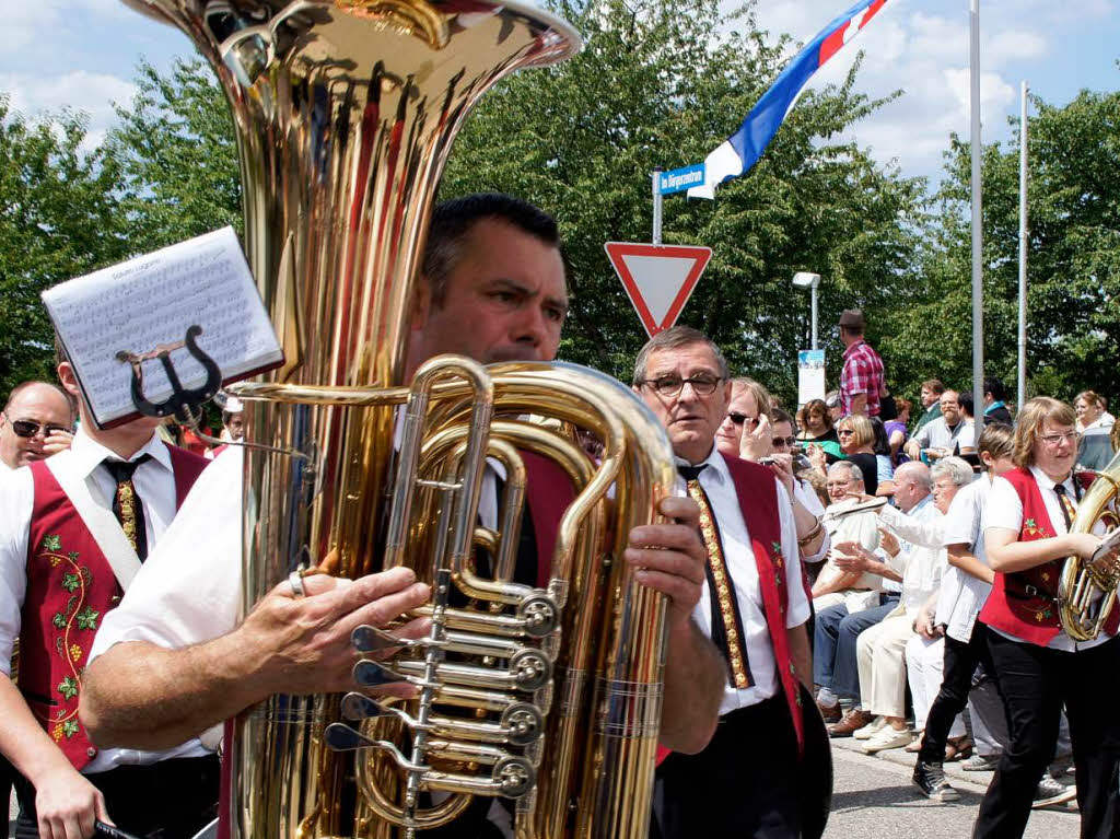 Festumzug der Musikkapellen aus dem Bezirk zum Jubilum 200 Jahre Musikverein Niederhausen