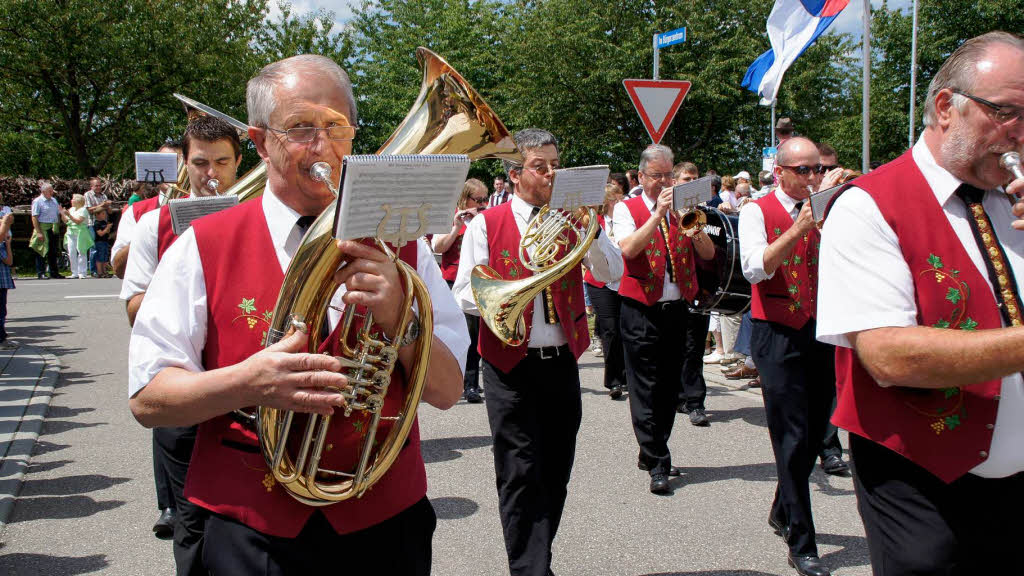 Festumzug der Musikkapellen aus dem Bezirk zum Jubilum 200 Jahre Musikverein Niederhausen