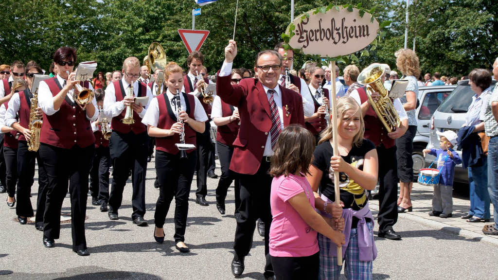 Festumzug der Musikkapellen aus dem Bezirk zum Jubilum 200 Jahre Musikverein Niederhausen