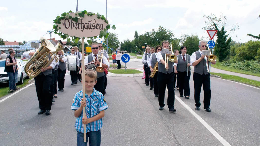 Festumzug der Musikkapellen aus dem Bezirk zum Jubilum 200 Jahre Musikverein Niederhausen