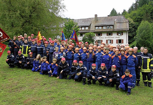 Insbesondere Jugendfeuerwehren aus dem...gten sich am Zeltlager in Mnstertal.   | Foto:  Peter Bechtel