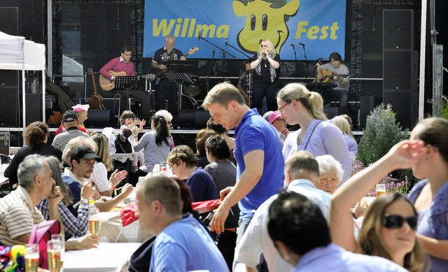 Als am Samstag der Sonnenschein anhiel...uhrer sichtlich Spa beim Willmafest.  | Foto: Beck