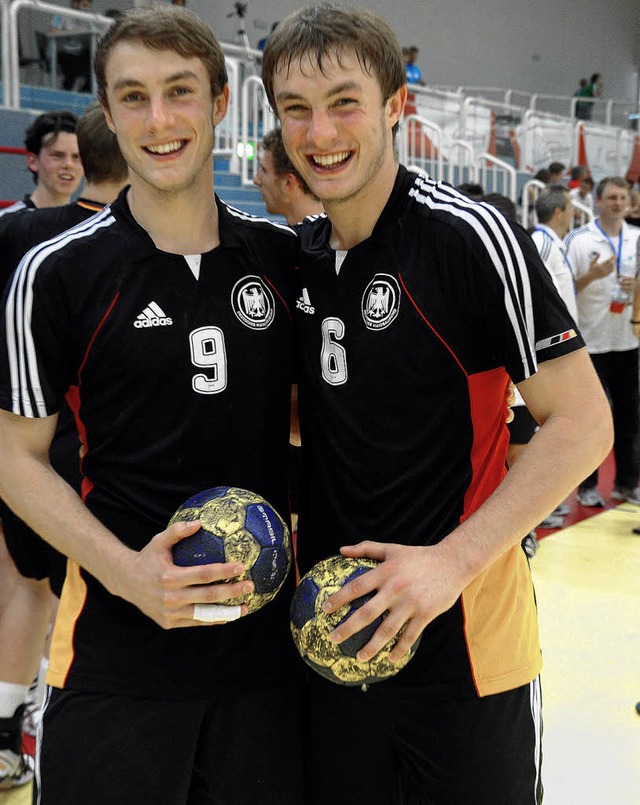 Freude ber  EM-Titel: Handballer  Tom (li.) und Lars Spie   | Foto: Heuberger