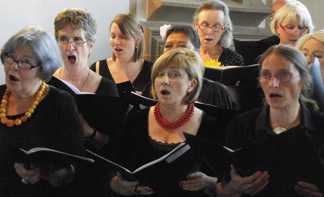 Der Gesangverein Tllingen beim Konzert in St. Ottilien   | Foto: Maja Tolsdorf