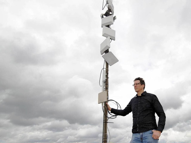 Meteorologe Kunz auf dem Dach seines Karlsruher Instituts   | Foto: dapd