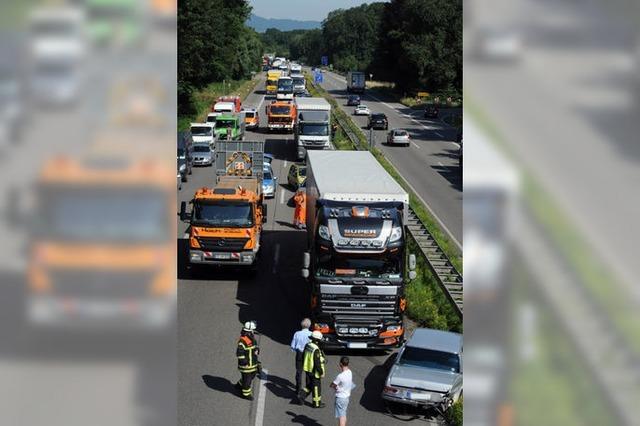 Sattelzug gegen Pkw