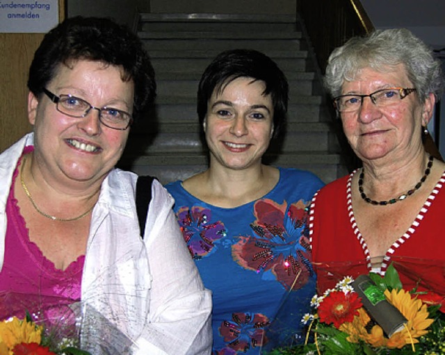 Marlene Doxie (links) und Evi Bergen (...r Mitte Geschftsfhrerin Jana Zirra.   | Foto: danielle Hirschberger