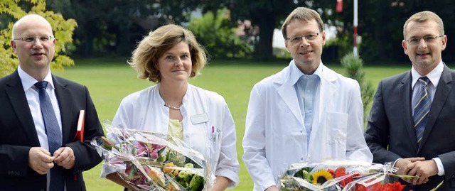 Geschftsfhrer Uwe Lorenz (links) und...d Schenkluhn zu ihrer neuen Position.   | Foto: Jens Klein