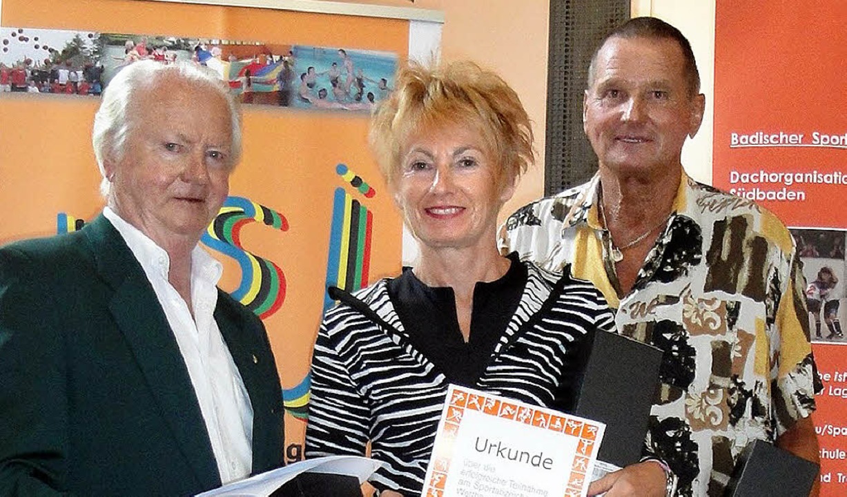 Die geehrte Trainergruppe: Hans Velten...Burkhart, Volkmar Krause (von links).   | Foto: BZ
