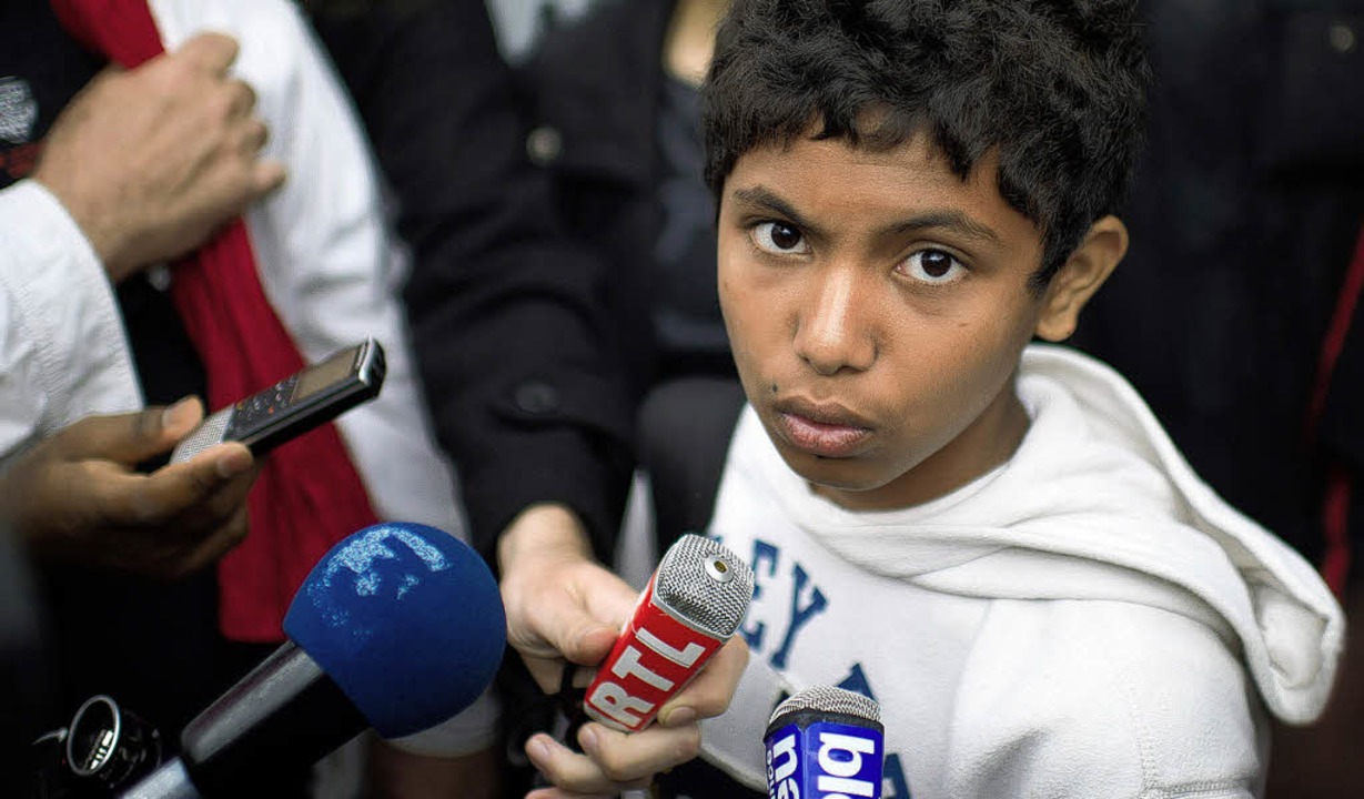 Lebte krzlich noch in Furcht vor der ...vielgefragter Star: Schachgenie Fahim   | Foto: AFP
