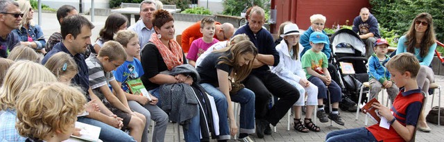 Auch die Jngsten unter den in Kandern...en ein gespannt lauschendes Publikum.   | Foto: Bronner