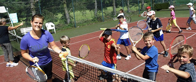 Katharina Elssser gab den Kleinen erste Tennislektionen.   | Foto: Polit