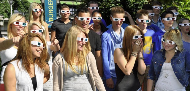 Aha-Effekt: Die Schler posieren mit 3-D-Brillen  | Foto: privat