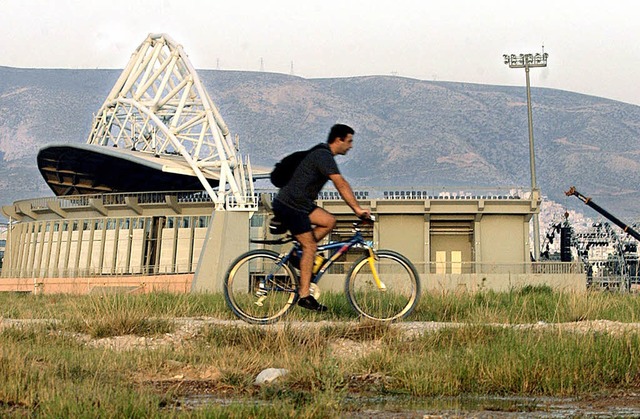 Das Beachvolleyball-Stadion begann ber...en. Heute sieht es noch dsterer aus.   | Foto: AFP