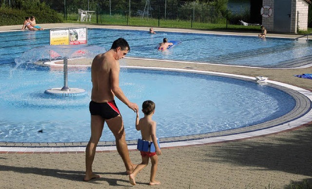 Einzig der bislang wechselhafte Sommer...  nicht gerade zum Badevergngen  bei.  | Foto: Hildegard Siebold