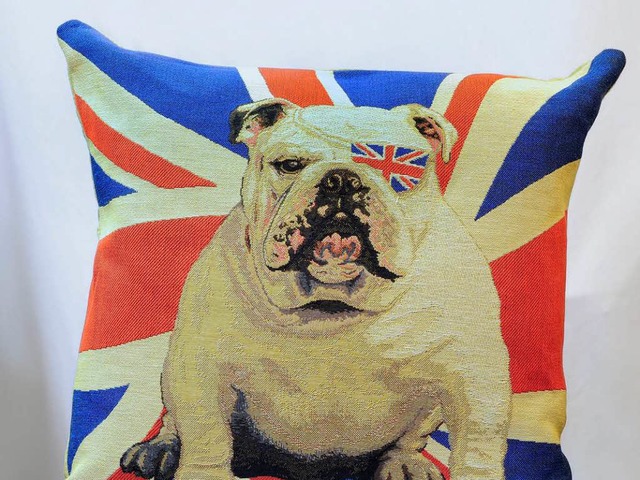 Very british und in Freiburg zu haben: ein Kissen mit English Bulldog.  | Foto: Thomas Kunz