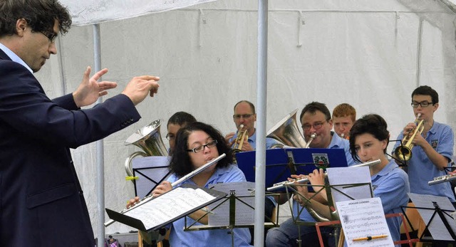Der Musikverein Grenzach bei seinem Auftritt am Sommerfest im Emilienpark.  | Foto: Martina Weber-Kroker