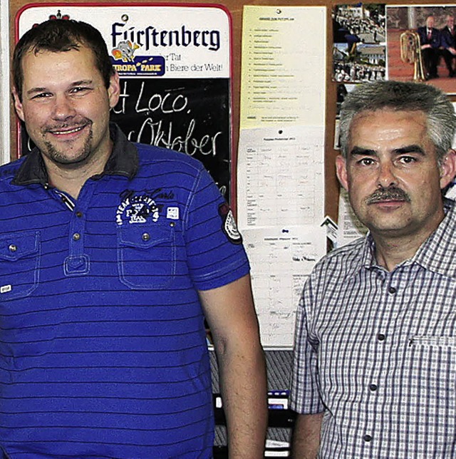 bernehmen beim MV Luttingen:   Andreas Krause (links)   und Johann Ebner   | Foto: Reinhard Herbrig