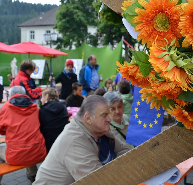 Die Temperaturen zur Erffnung des St....en der St. Blasier Vereine verwhnen.   | Foto: Susanne Filz