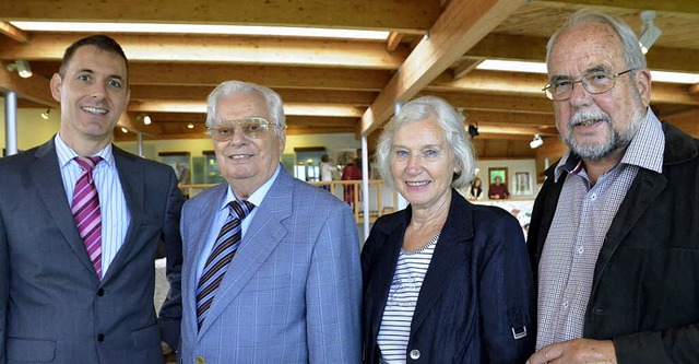 Brgermeister Jrg Lutz (links) und He... Richter. Neben ihm seine Frau Erika.   | Foto: Martina Weber-Kroker