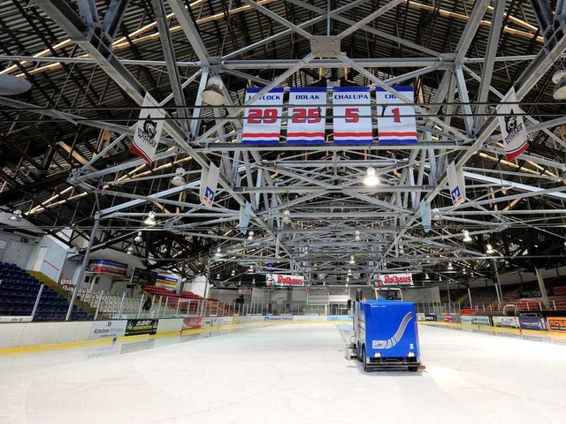 Dreht die Eismaschine bald in einem neuen Eisstadion ihre Runden?   | Foto: Ingo Schneider