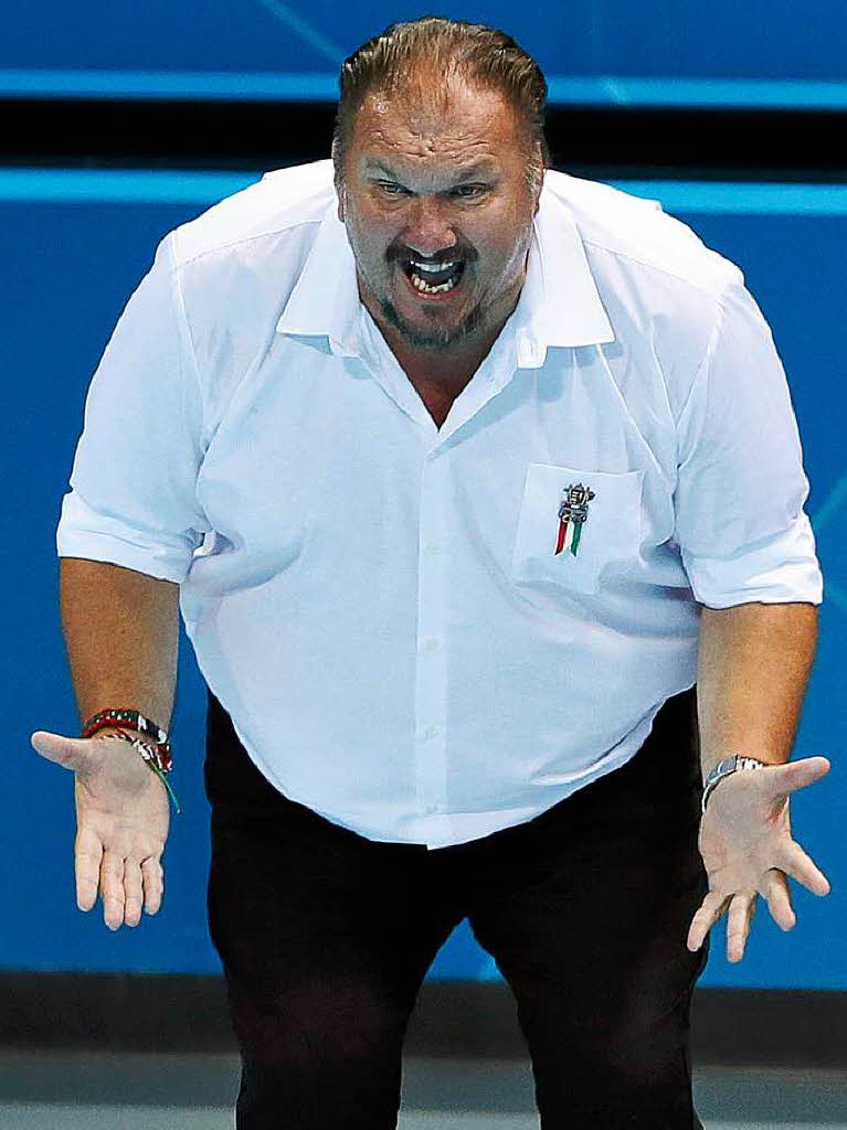 Voll dabei: Andreas Meresz, Trainer der ungarischen Wasserballerinnen