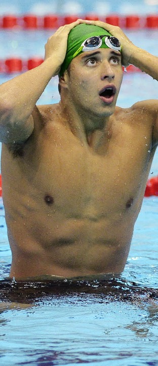 Fassungslos: Chad le Clos nach seinem Erfolg über Michael Phelps  | Foto: afp