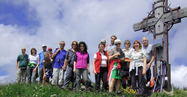 Die alten Walserwege erkundete die  Wa...  bei der  Bergtour im Bregenzerwald.   | Foto: zapf