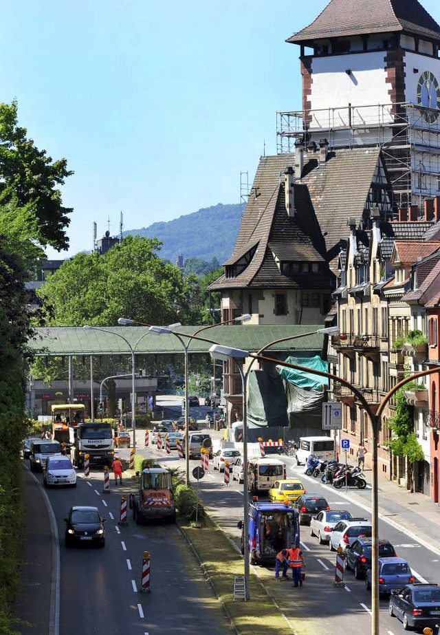 Der Verkehr fliet so zh wie der Asph... auftragen. Damit ist morgen Schluss.   | Foto: ingo schneider