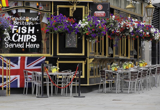 Ghnende Leere in den Pubs des Londone...traditionelle Stdtereisende flchten.  | Foto: dapd