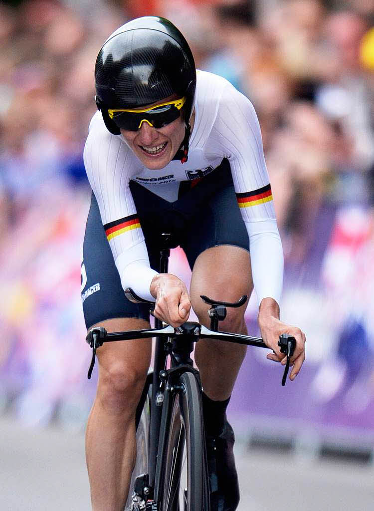 Rad-Weltmeisterin Judith Arndt verpasste den Sieg knapp. Im Zeitfahren der Frauen sicherte sie sich die Silbermedaille...