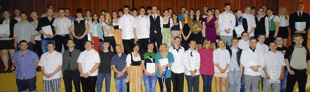 Der Nachwuchs im Hotel- und Gastgewerbe wurde im Kursaal verabschiedet.  | Foto: bz