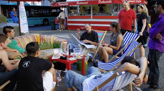 Artur Hornung diskutiert mit Offenburg...11; Reichtum ist es jedenfalls nicht.   | Foto: Gertrude Siefke