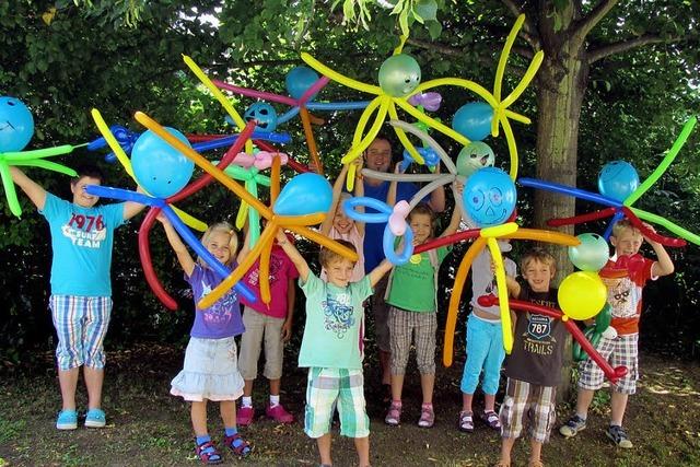 FERIEN IN INZLINGEN: Kraken, Hunde und Kfer aus Ballons