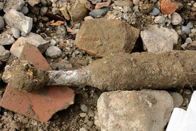 Weltkriegsgranate stoppt archologische Ausgrabungen