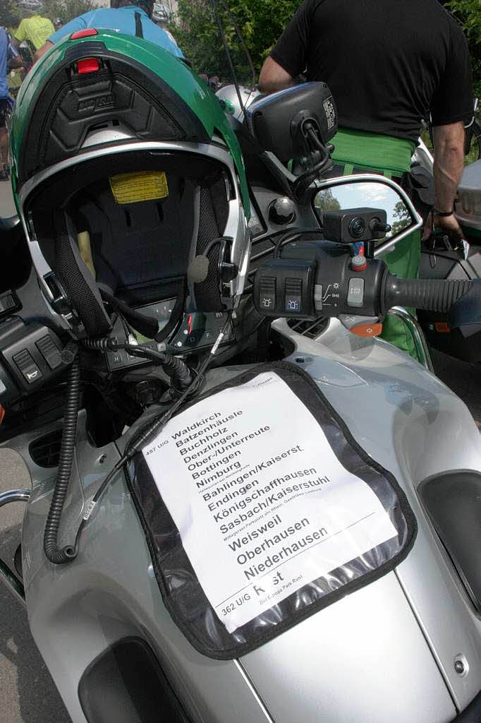 Schlussetappe der Tour de Lndle 2012: Das „Roadbook“ auf dem Tank eines Polizeimotorrads.