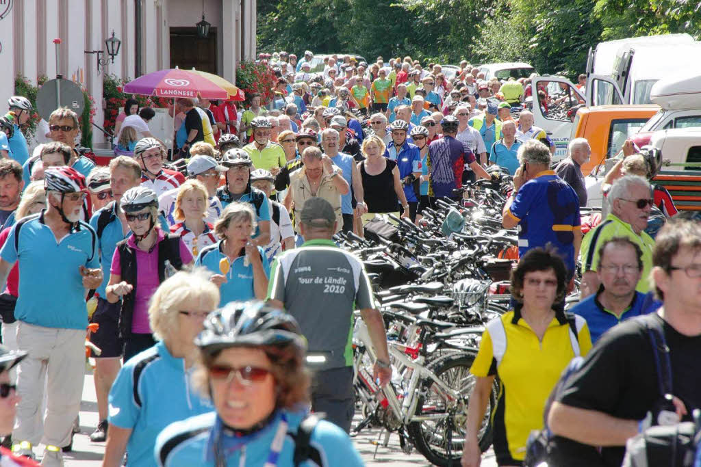 Schlussetappe der Tour de Lndle 2012: Radler und Rder en masse bei der „Limburg“.
