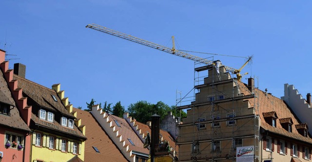 Der Kran in der Innenstadt soll bald w...auherr will einen Bauantrag vorlegen.   | Foto: Martin Wunderle