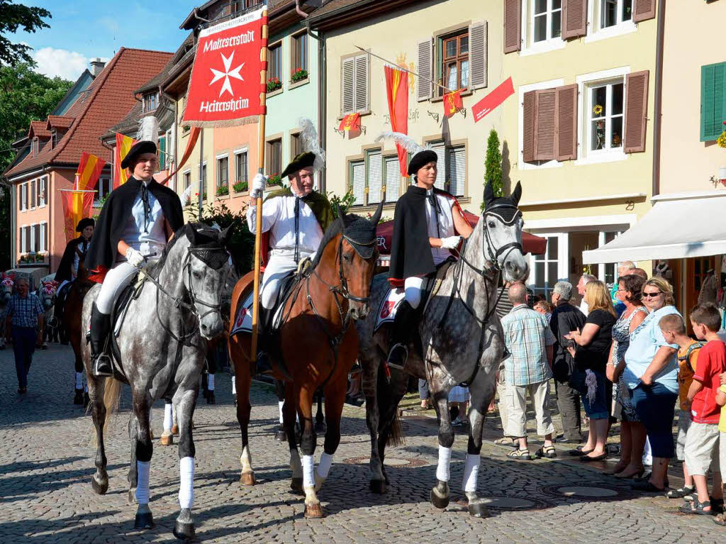 Trachten, Wein und gekrnte Hupter: Erffnung des 58. Markgrfler Weinfestes in Staufen