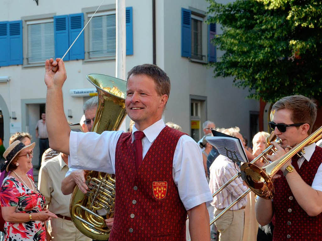 Trachten, Wein und gekrnte Hupter: Erffnung des 58. Markgrfler Weinfestes in Staufen