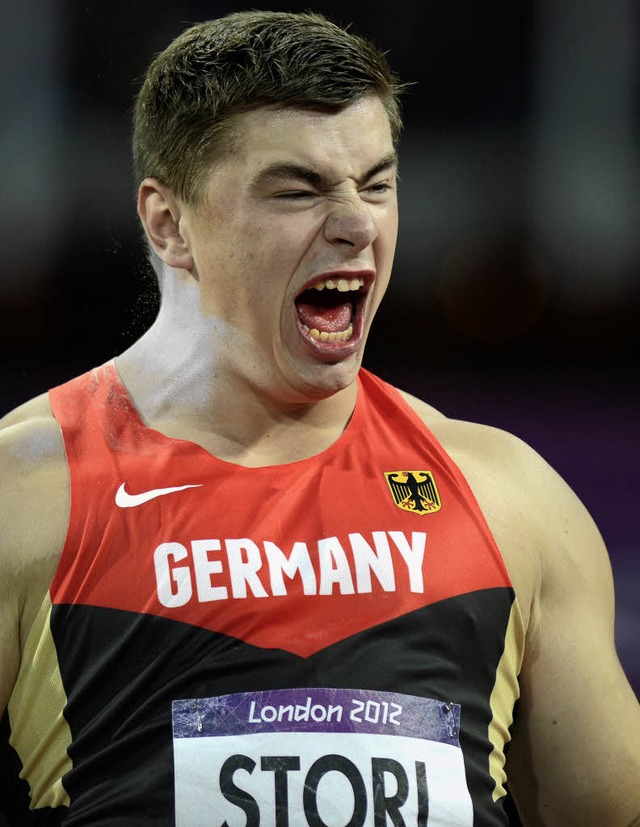 Die erste Medaille fr die deutschen L...hleten gewann am Freitag David Storl.   | Foto: AFP