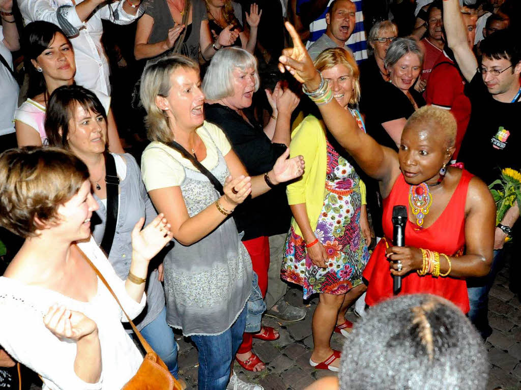 Mama Africa - Anglique Kidjo mischte sich mitten unter das Publikum